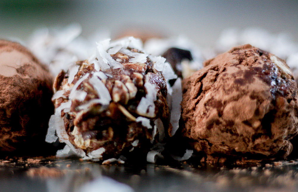 chocolate protein truffles | meg marie fitness | 12 week fitness plan | rolled oats, honey, protein powder, cocoa, dark chocolate, peanut butter, chia seeds, coconut