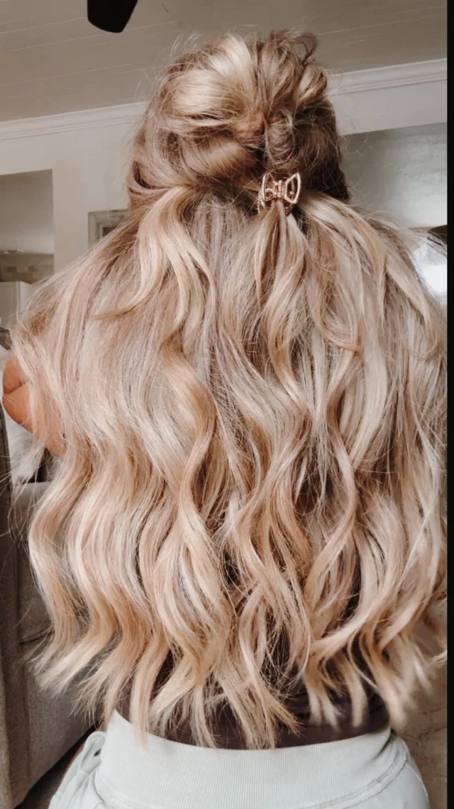 2 minute easy hair! For a dressy night, or on the go! I’ll link the ✨clip in my stories! @austen.thelightcollective 

#sanantonioextensions #sanantonionbrextensions #texashairextensions #texashandtiedhairextensions #texasnbrextensions #texashairextensionstylist #nbrbyausten #nbrextensions #austinextensions #austinnbrextensions #austinextensionsbeforeandafter #austinluxuryhairextensions #austincolorspecialist